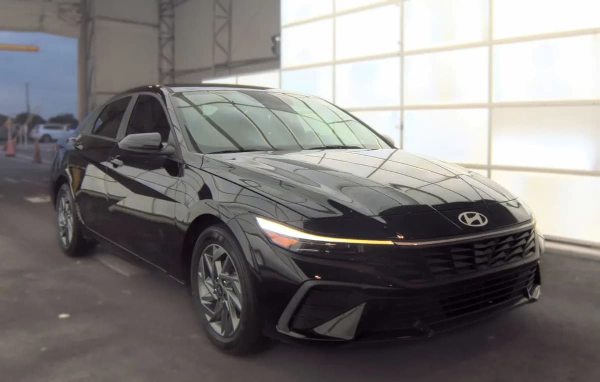 2024 HYUNDAI ELANTRA SEL 4