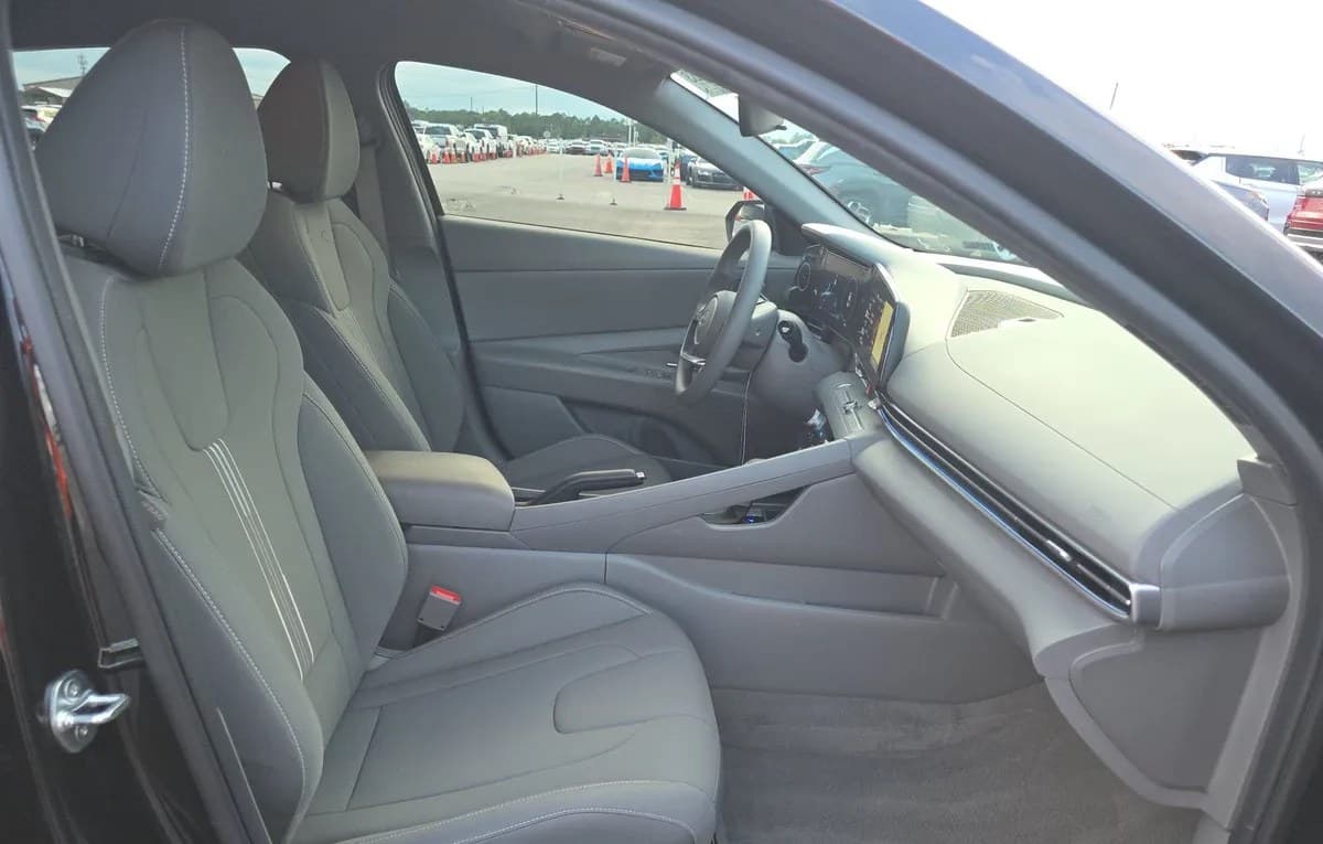 2024 HYUNDAI ELANTRA SEL 5