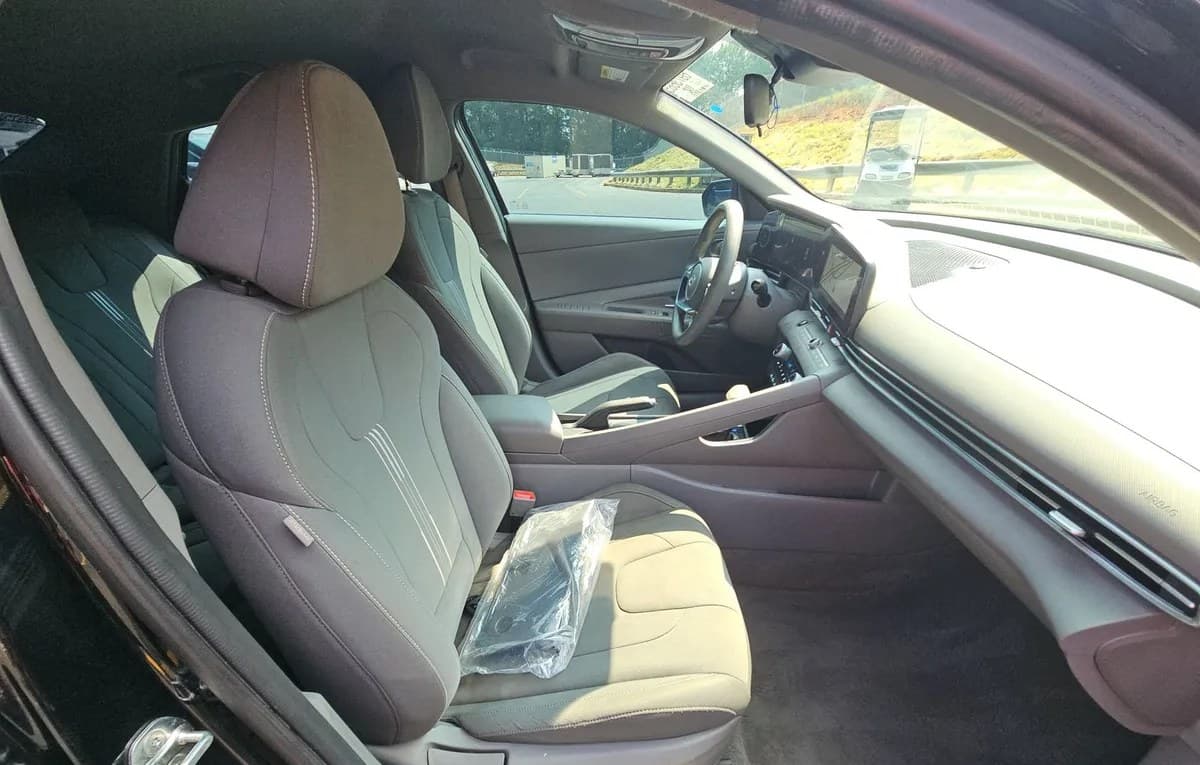 2024 HYUNDAI ELANTRA SEL 5