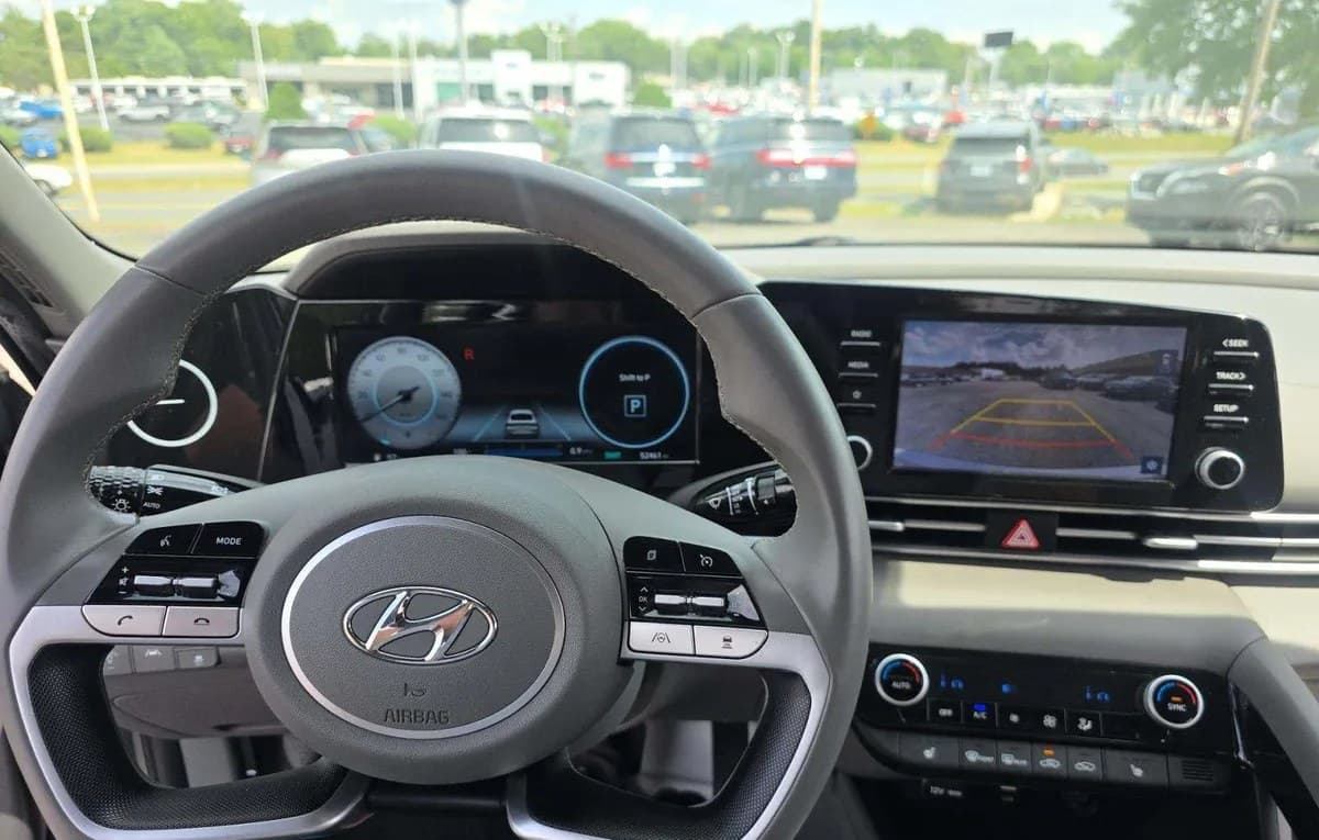 2022 HYUNDAI ELANTRA SEL 7