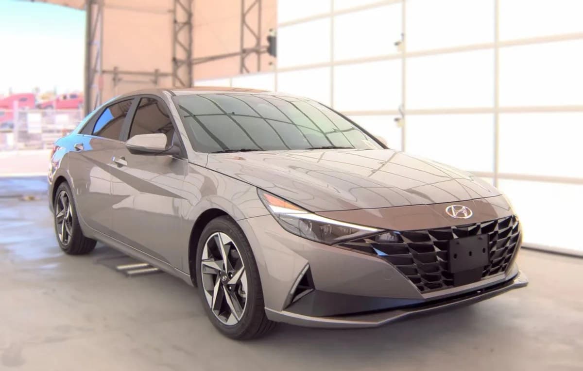 2023 HYUNDAI ELANTRA Limited 4