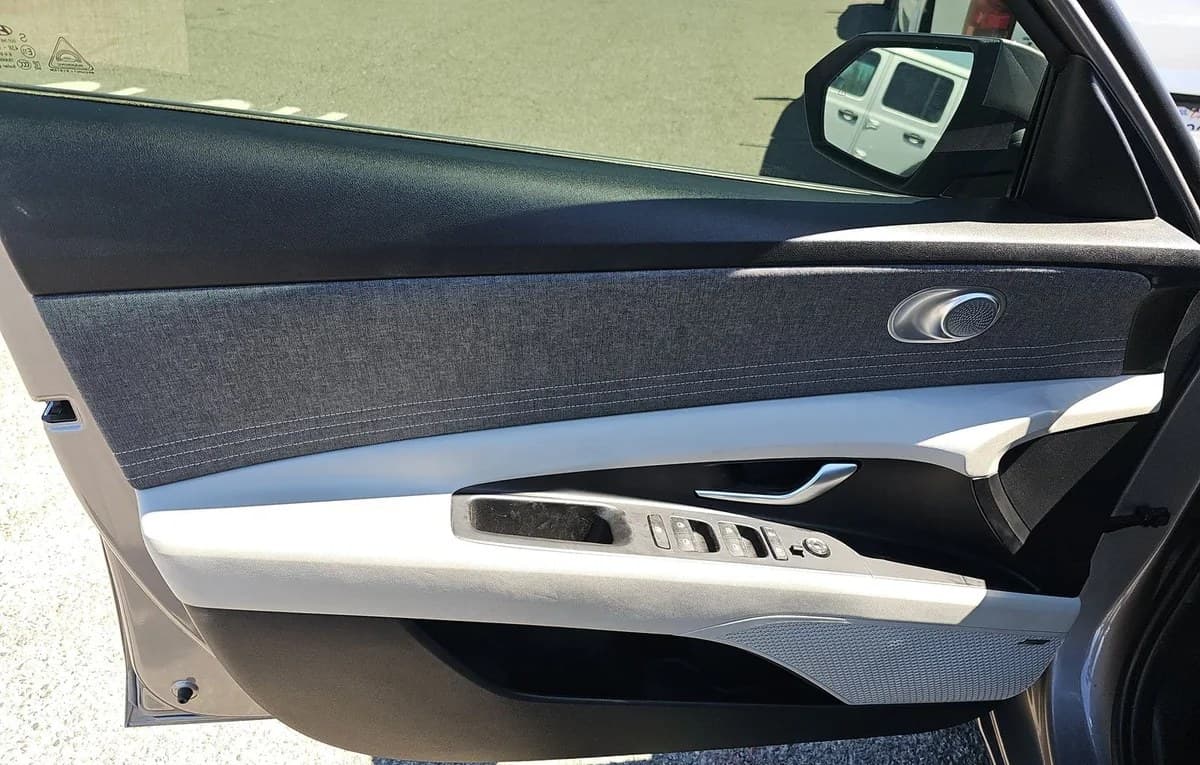 2023 HYUNDAI ELANTRA Limited 6