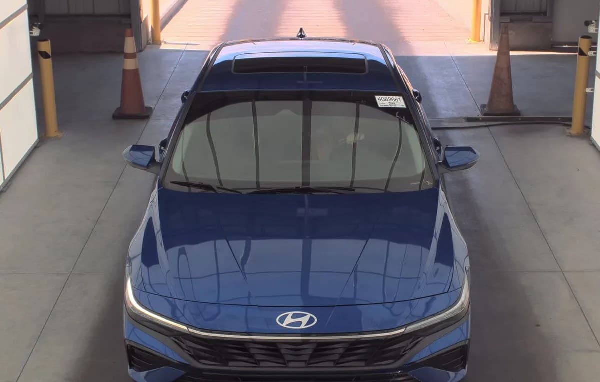 2025 HYUNDAI ELANTRA Limited 3