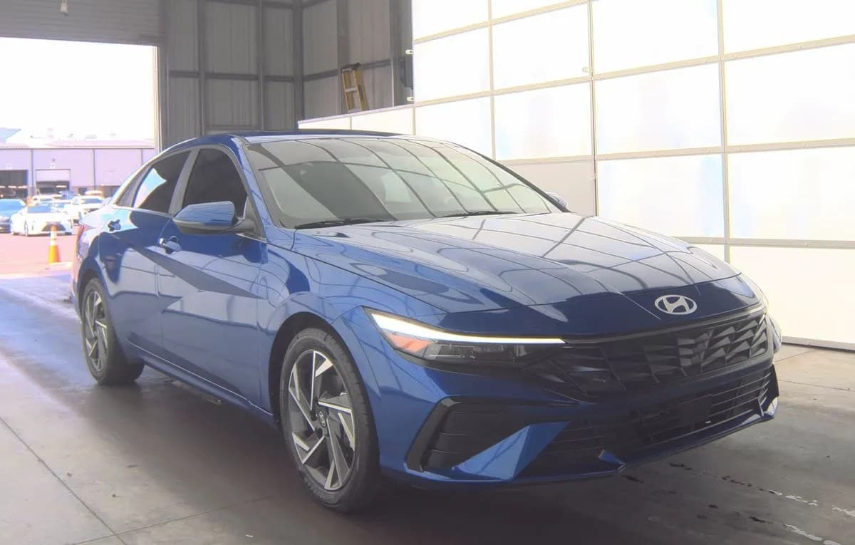 2025 HYUNDAI ELANTRA Limited 4