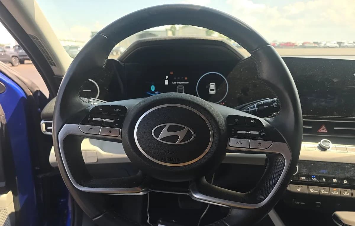2025 HYUNDAI ELANTRA Limited 7