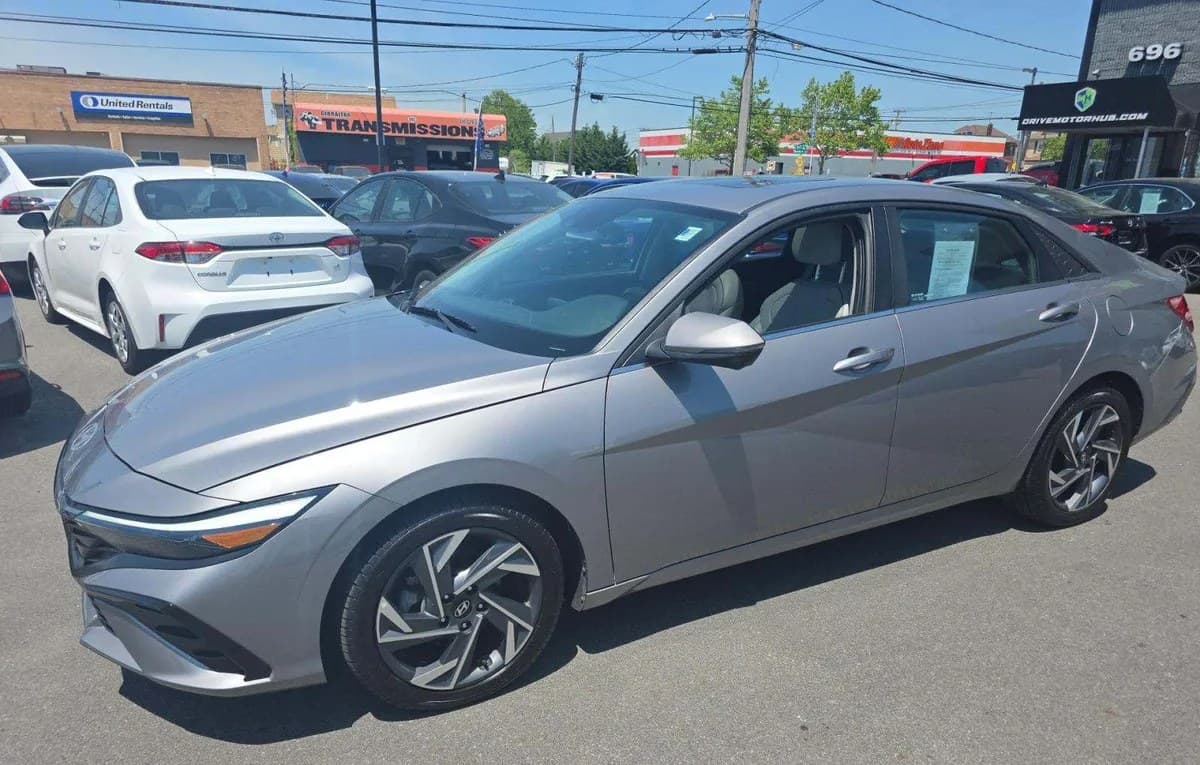 2024 HYUNDAI ELANTRA Limited 2