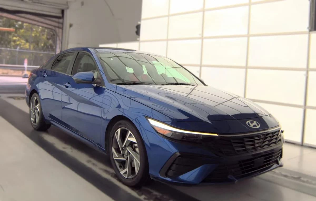 2024 HYUNDAI ELANTRA LIMITED 4