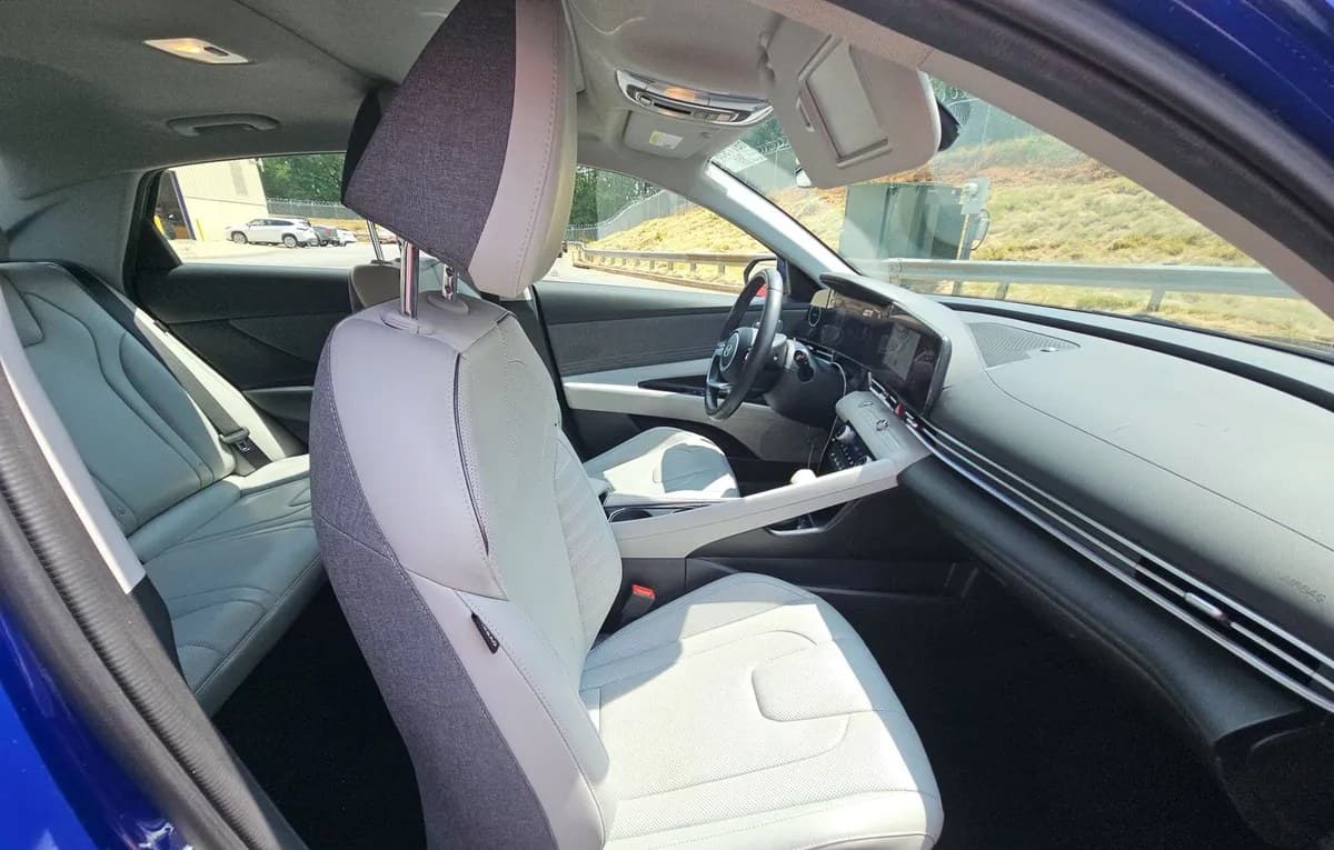 2024 HYUNDAI ELANTRA LIMITED 5