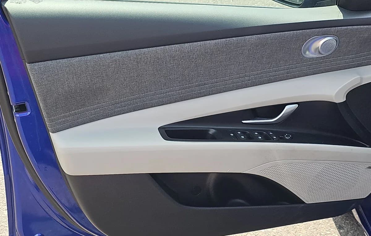 2024 HYUNDAI ELANTRA LIMITED 6