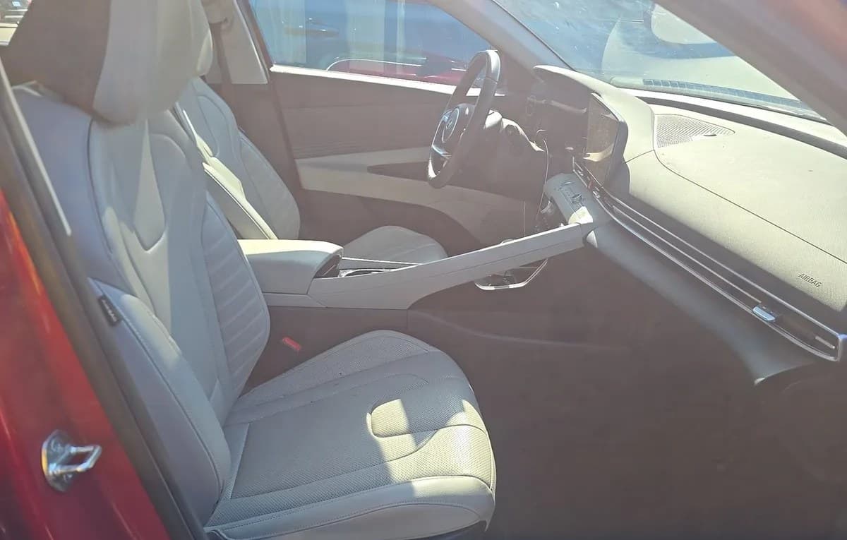 2025 HYUNDAI ELANTRA LIMITED 5
