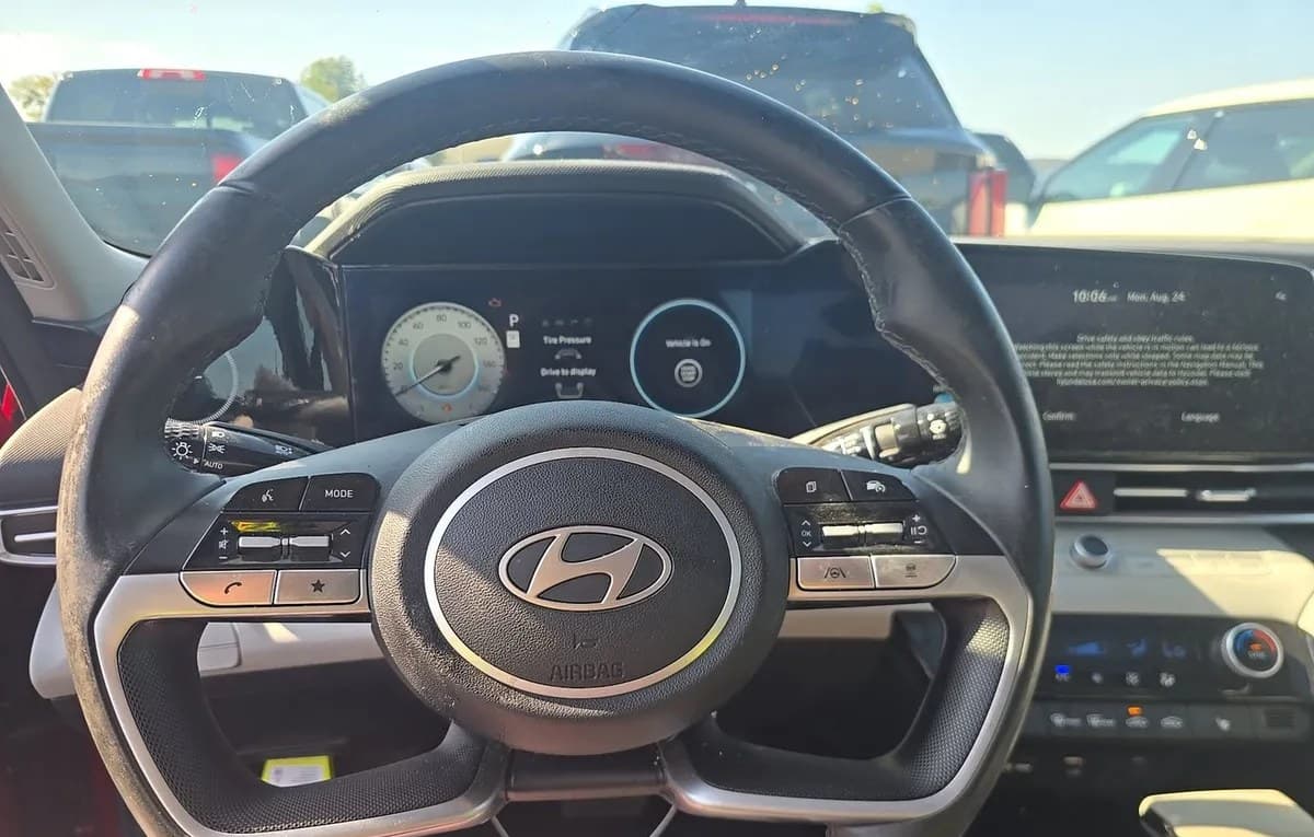 2025 HYUNDAI ELANTRA LIMITED 7