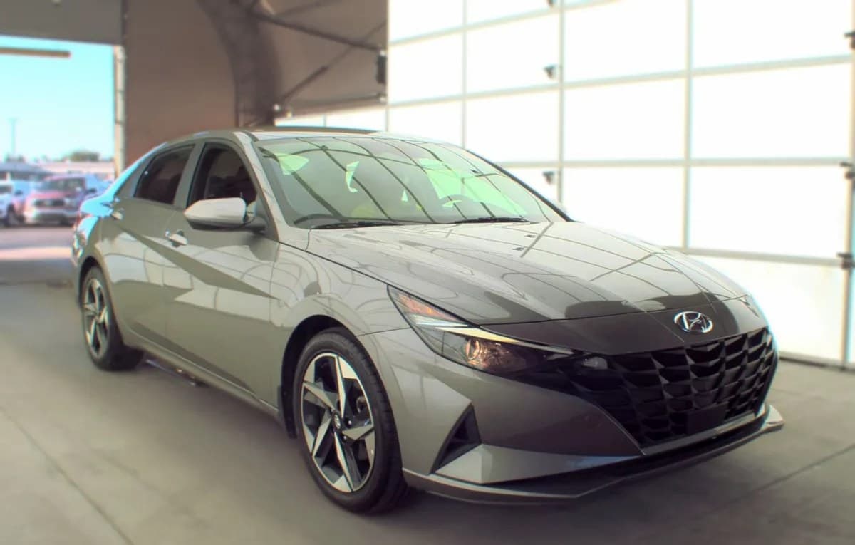 2023 HYUNDAI ELANTRA SEL 4