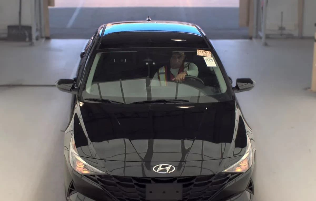 2023 HYUNDAI ELANTRA SEL 3
