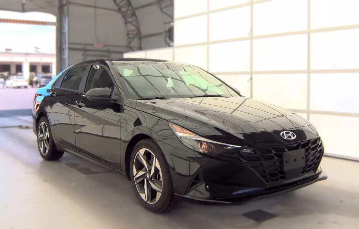 2023 HYUNDAI ELANTRA SEL 4