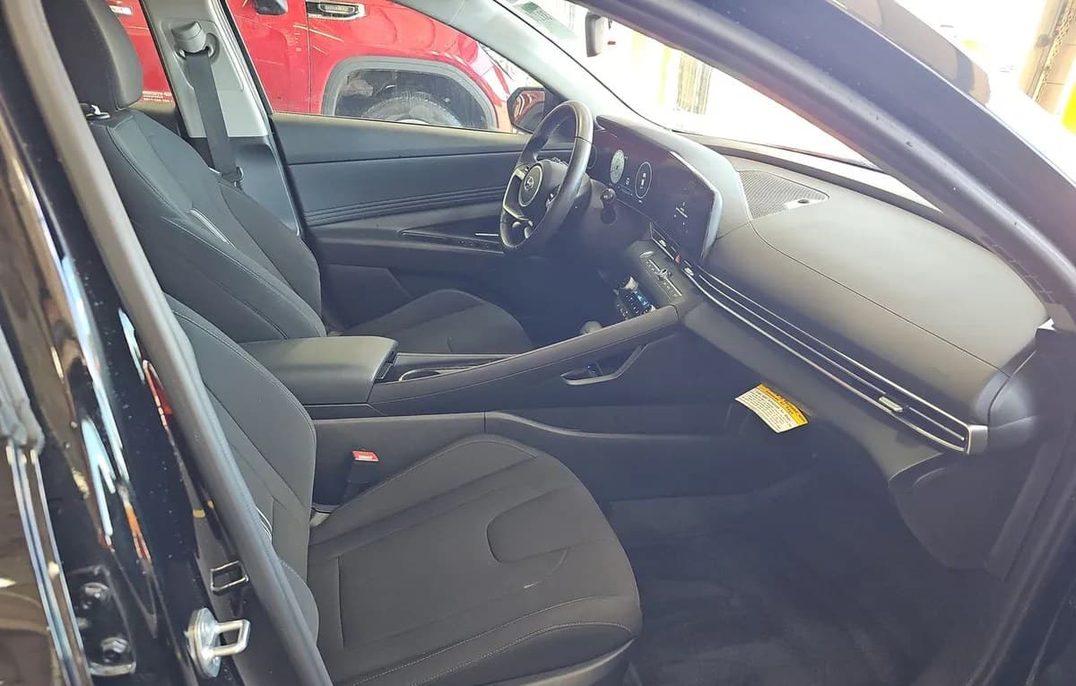 2023 HYUNDAI ELANTRA SEL 5