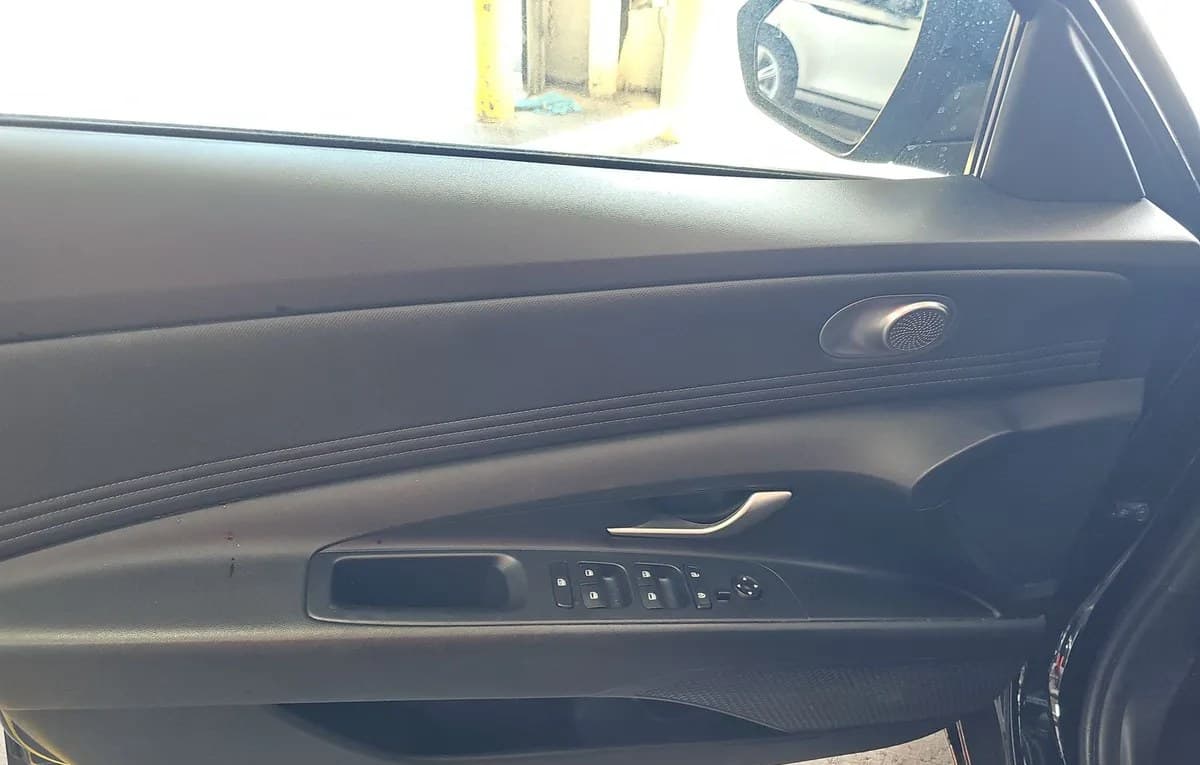 2023 HYUNDAI ELANTRA SEL 6