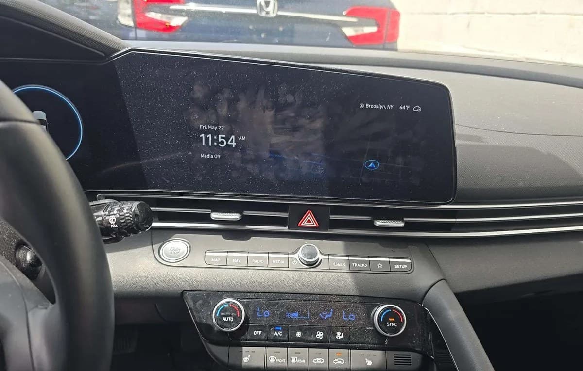 2023 HYUNDAI ELANTRA SEL 7