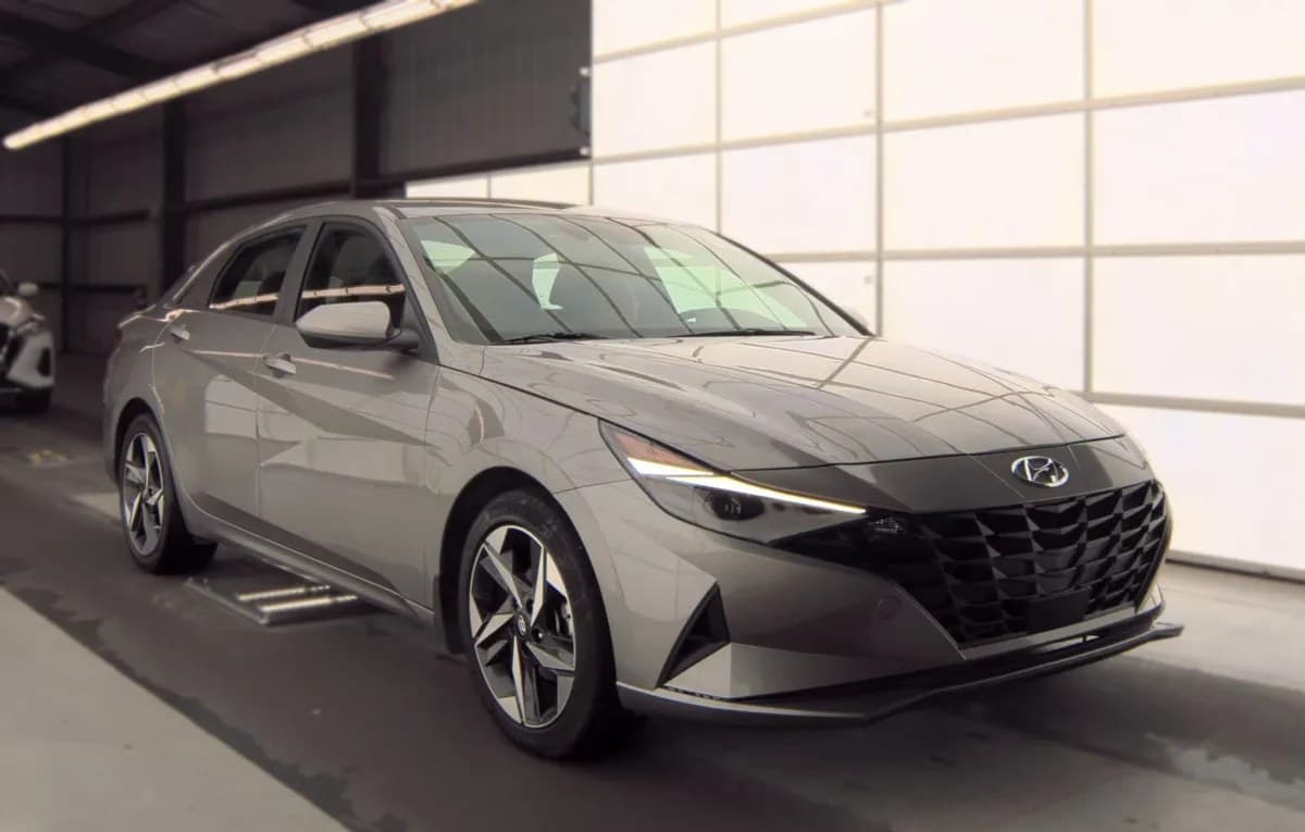 2023 HYUNDAI ELANTRA SEL 4
