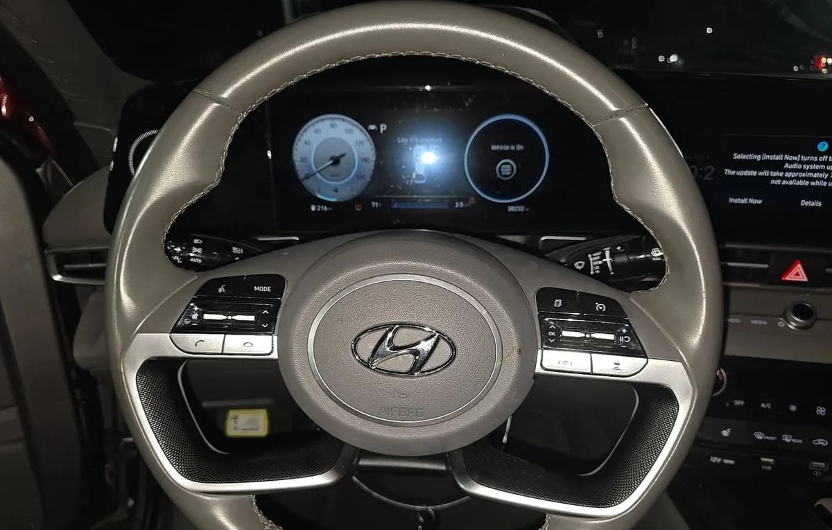 2023 HYUNDAI ELANTRA SEL 7