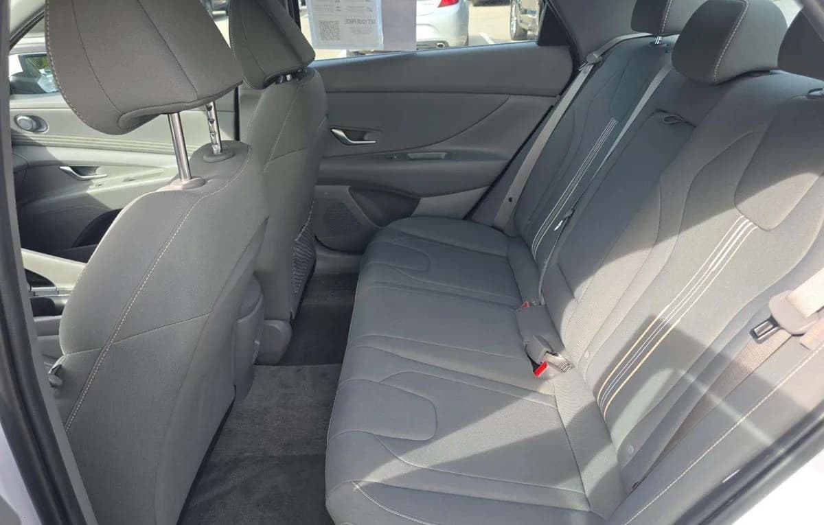 2025 HYUNDAI ELANTRA SEL Convenience 7