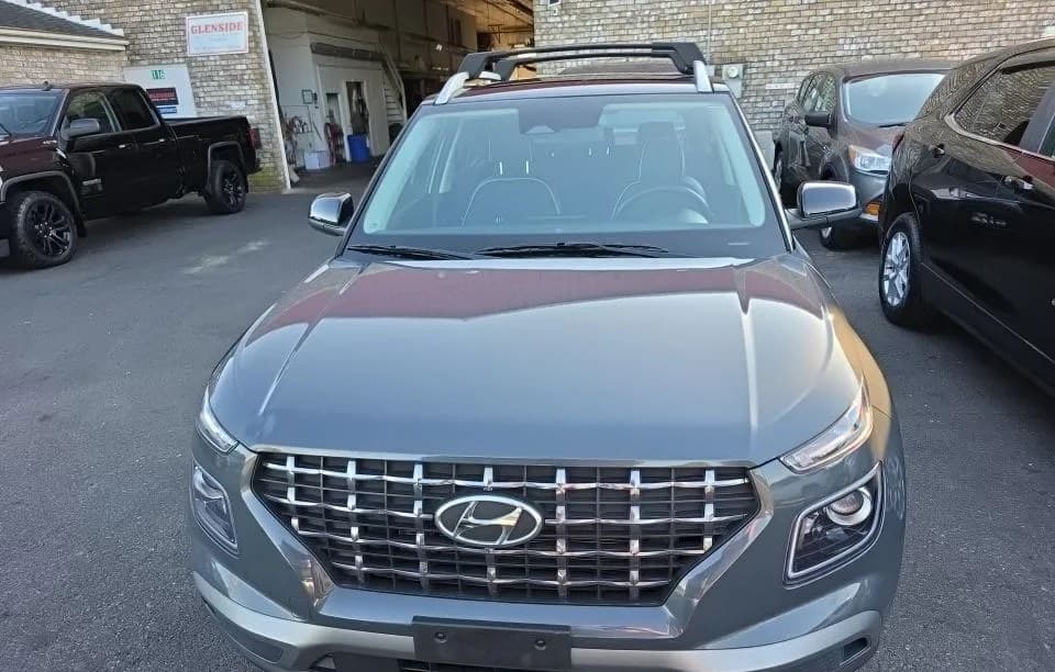 2023 HYUNDAI VENUE LIMITED 3