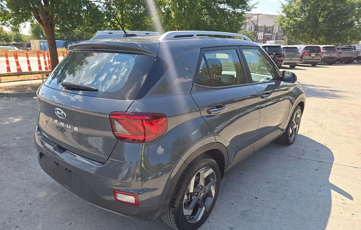 2025 HYUNDAI VENUE SEL 4