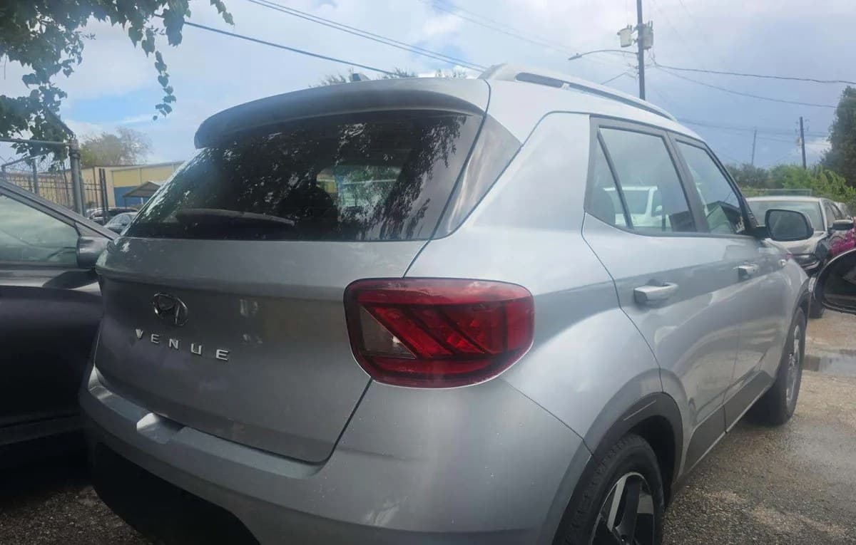 2020 HYUNDAI VENUE SEL 4