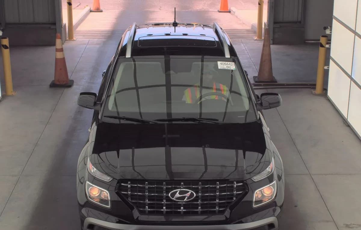 2025 HYUNDAI VENUE SEL 3