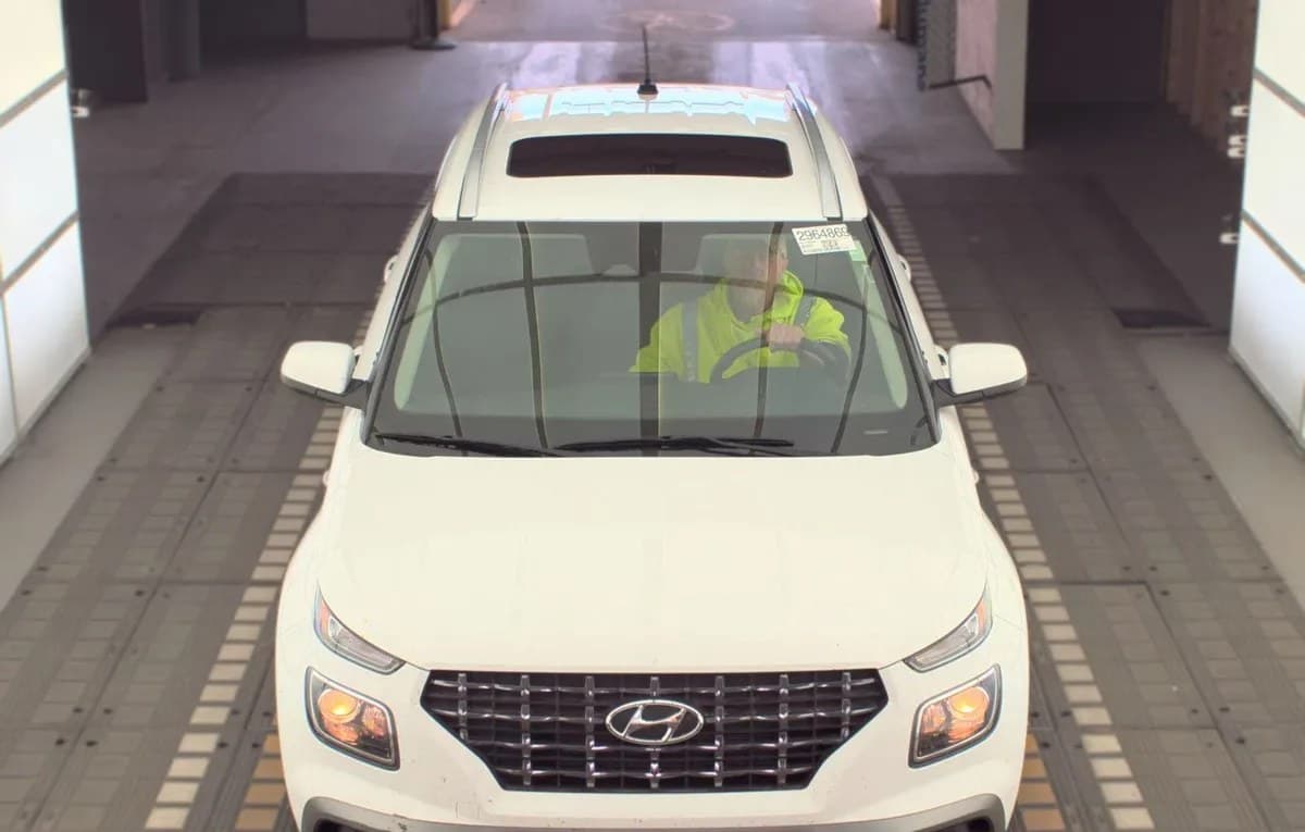 2025 HYUNDAI VENUE SEL 3
