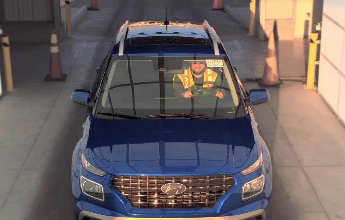 2025 HYUNDAI VENUE SEL 3