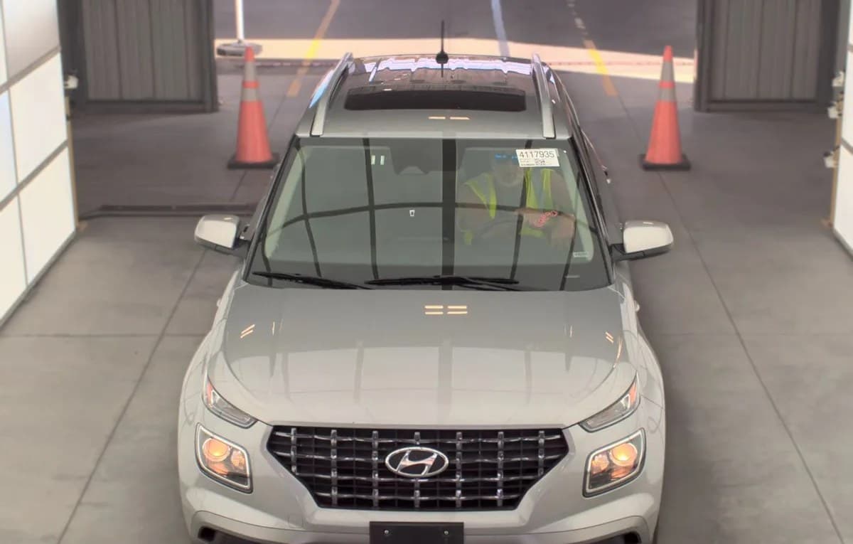 2025 HYUNDAI VENUE SEL 3