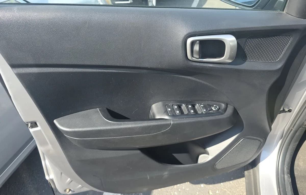 2025 HYUNDAI VENUE SEL 6