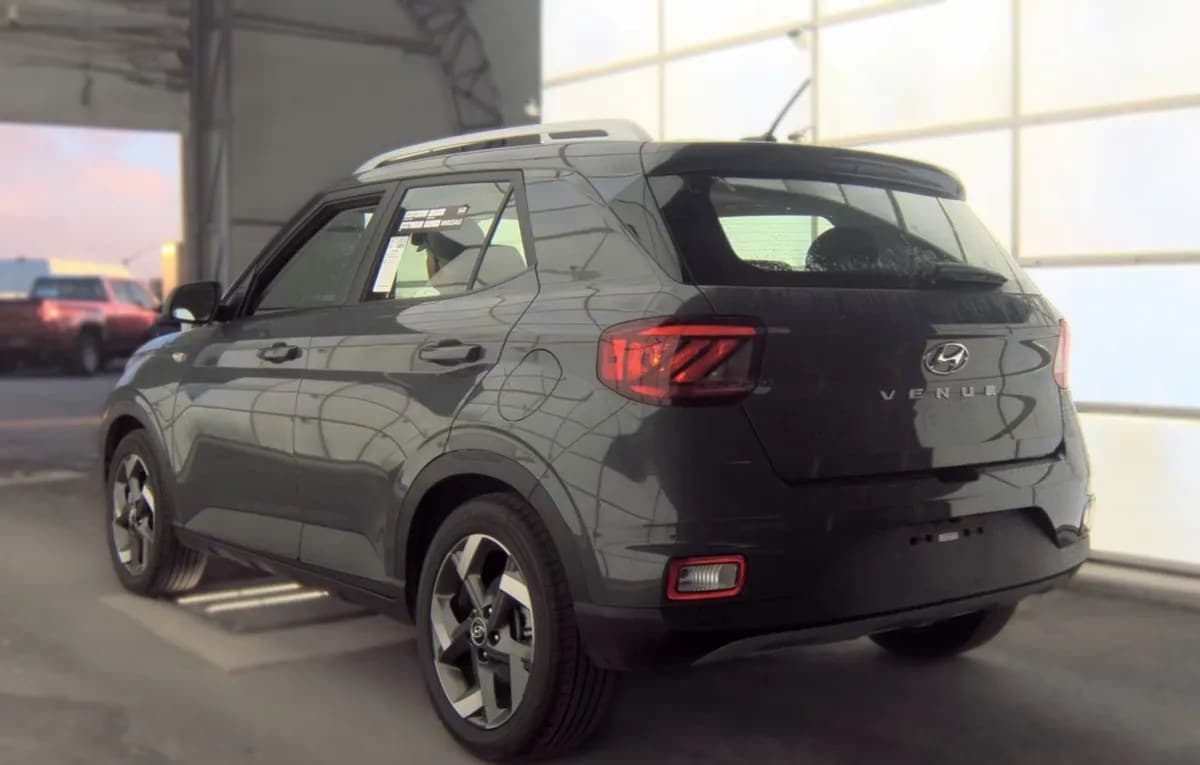 2026 HYUNDAI VENUE SEL 5