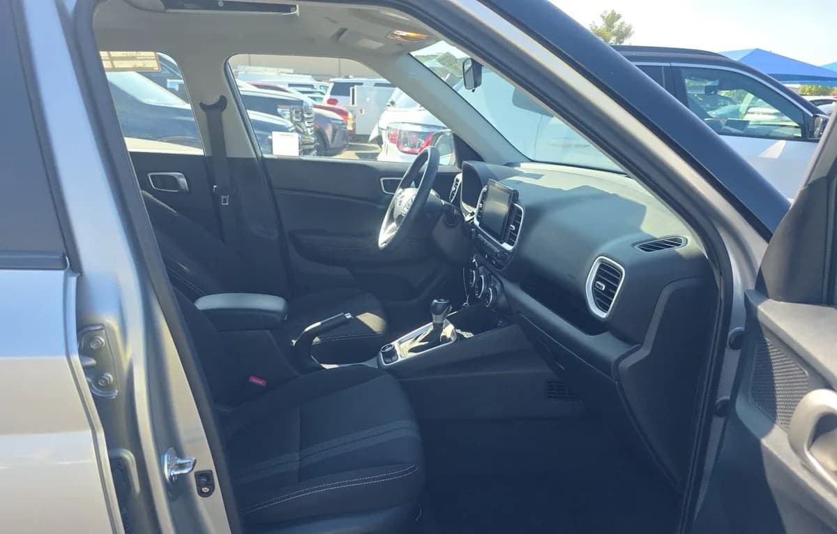 2026 HYUNDAI VENUE SEL 5