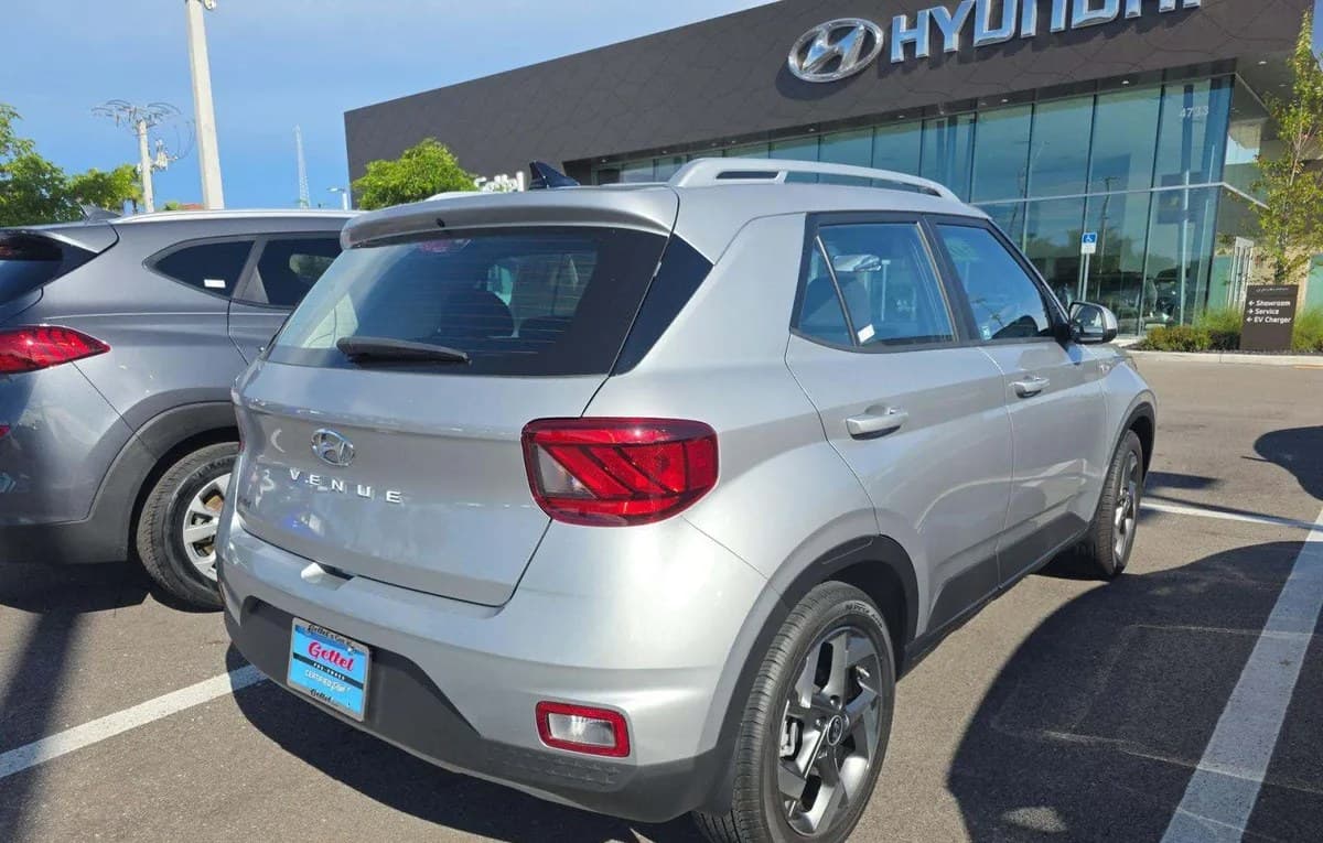 2021 HYUNDAI VENUE SEL 4