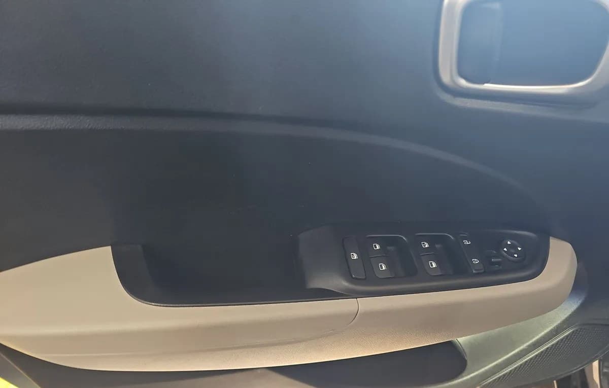 2025 HYUNDAI VENUE SEL 6