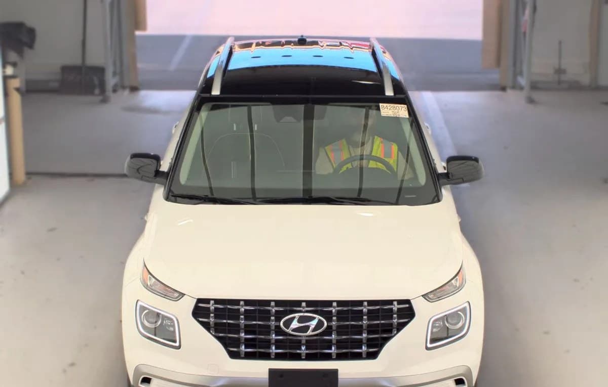 2023 HYUNDAI VENUE Limited 3