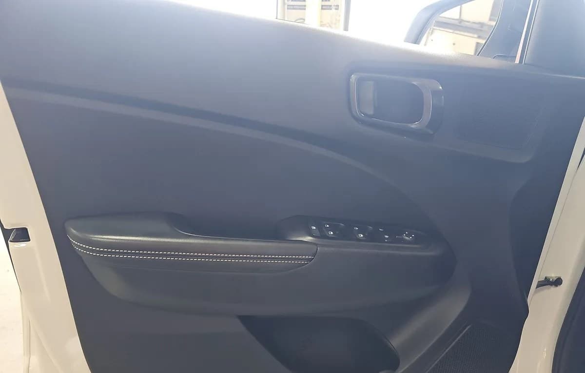2023 HYUNDAI VENUE Limited 6
