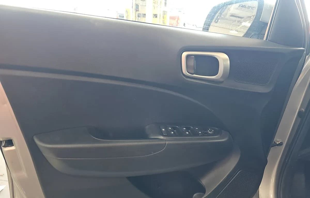 2023 HYUNDAI VENUE SEL 6