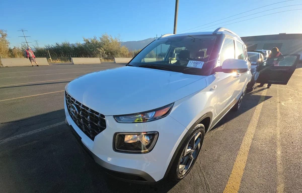 2025 HYUNDAI VENUE SEL 2
