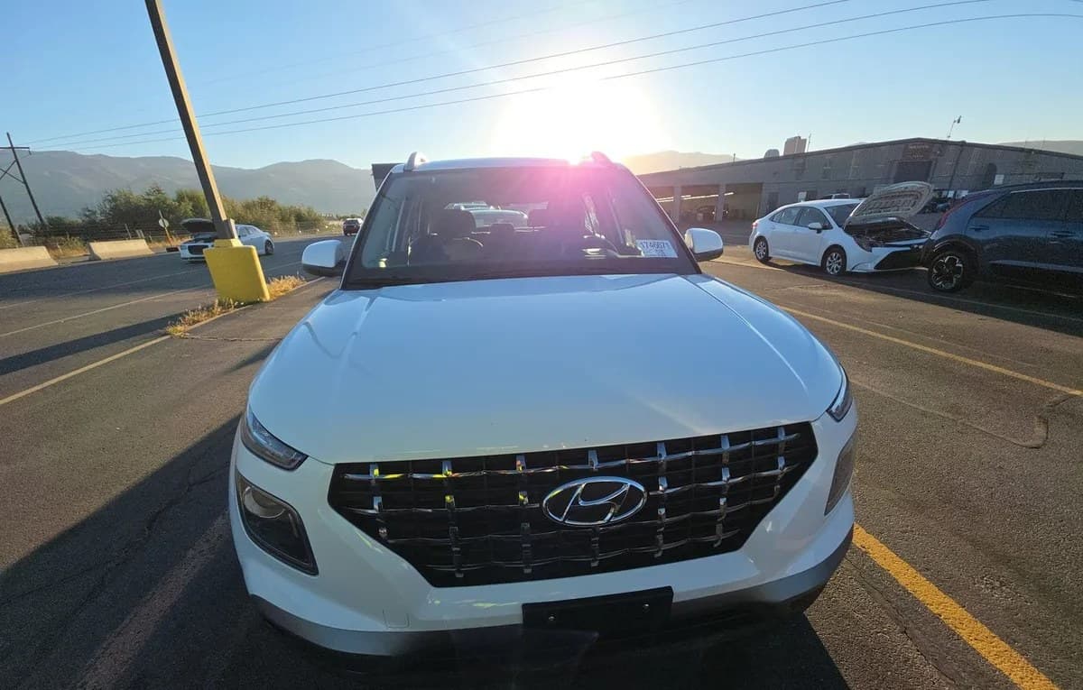 2025 HYUNDAI VENUE SEL 3
