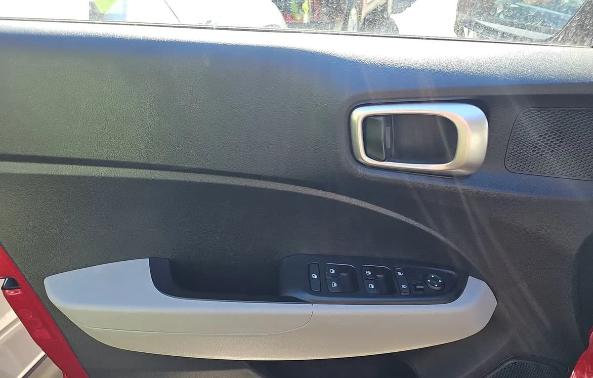2025 HYUNDAI VENUE SEL 6