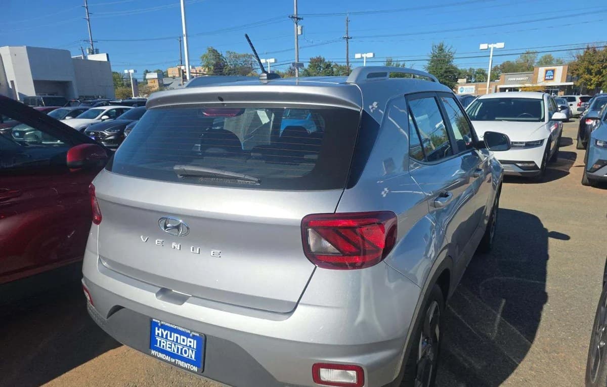 2026 HYUNDAI VENUE SEL 4
