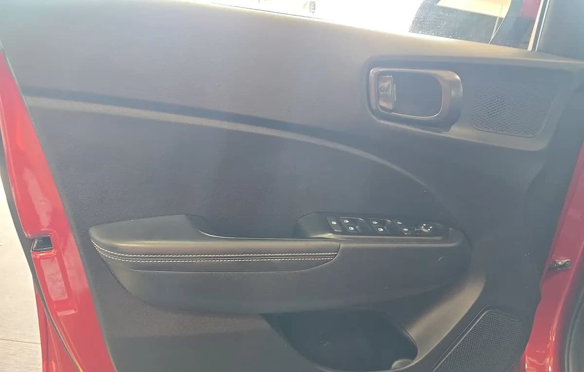 2023 HYUNDAI VENUE Limited 6