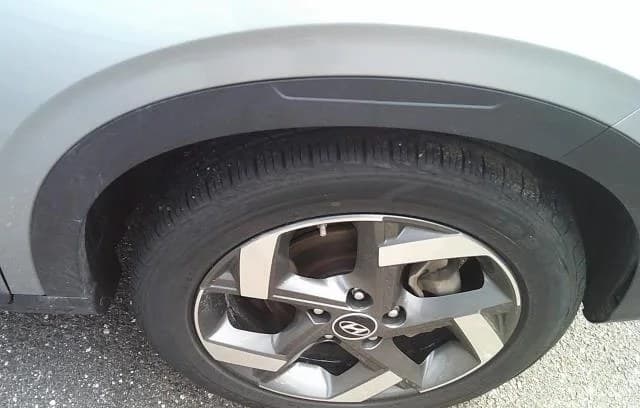 2025 HYUNDAI VENUE SEL 4