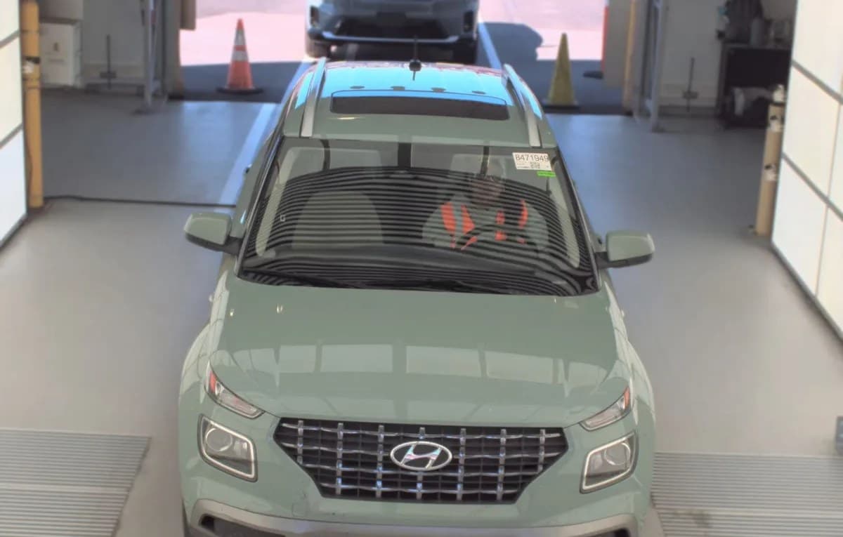2025 HYUNDAI VENUE SEL 3