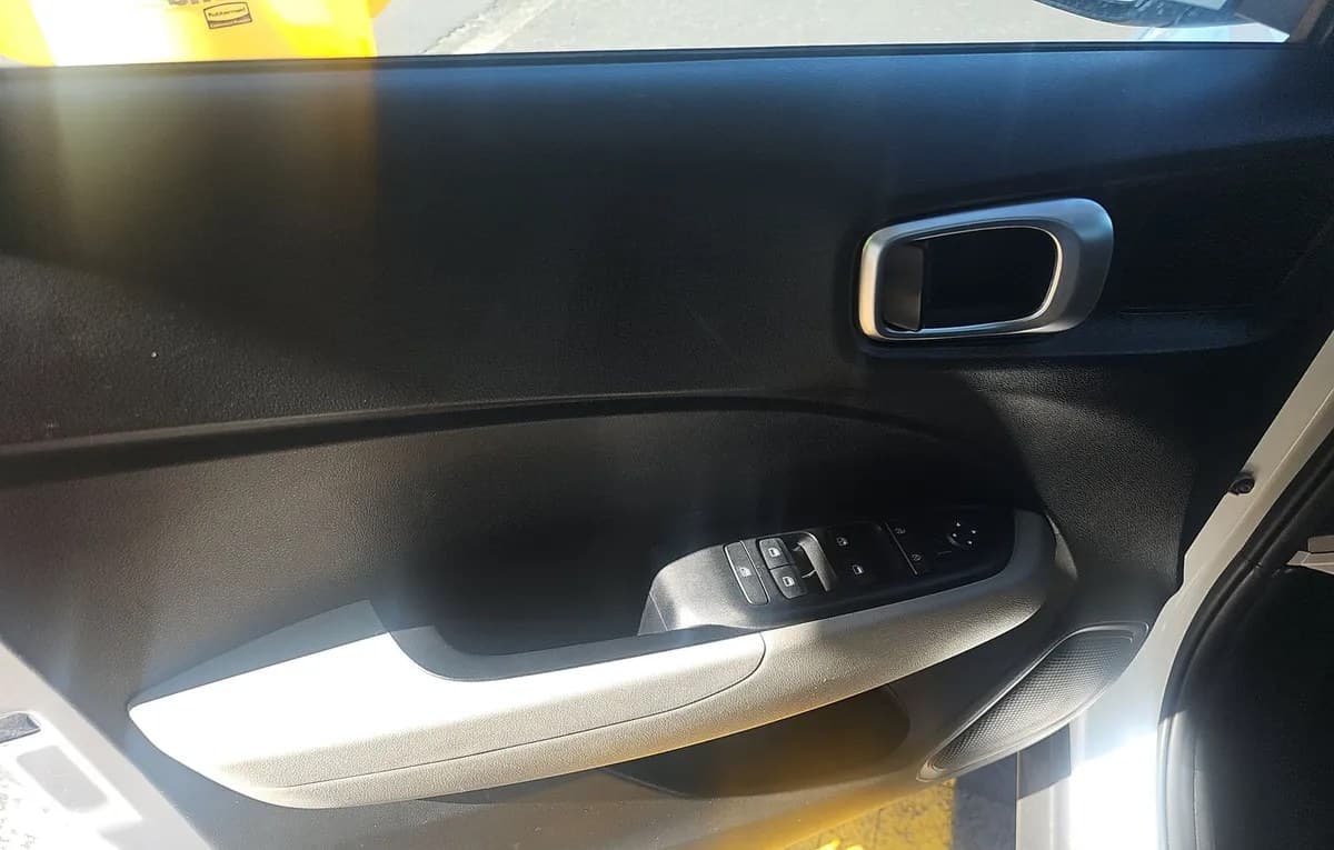 2025 HYUNDAI VENUE SEL 6