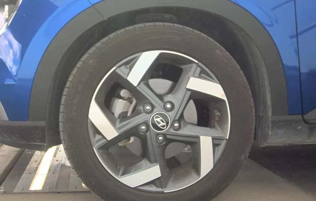 2026 HYUNDAI VENUE SEL 6