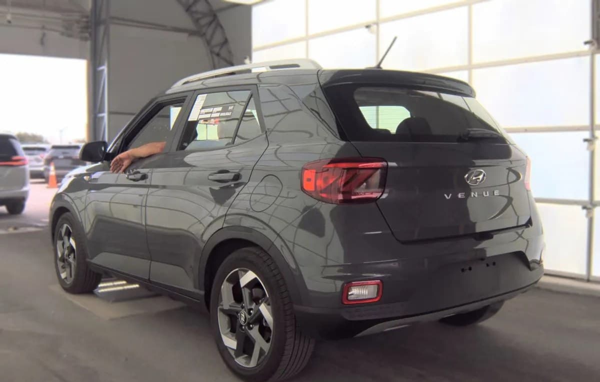 2026 HYUNDAI VENUE SEL 5