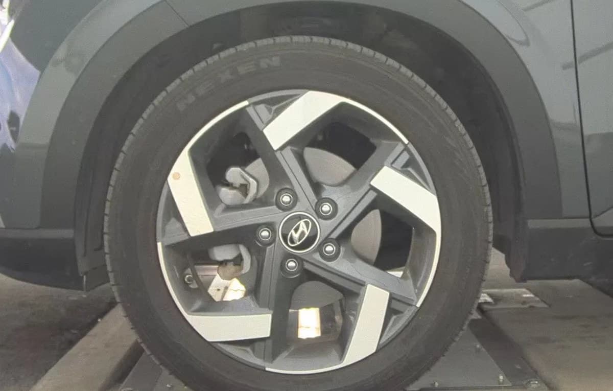2026 HYUNDAI VENUE SEL 6